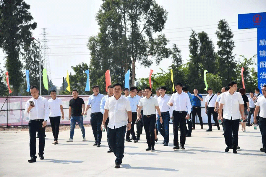 蜜桃APP污在线观看家具集团江睦工业园项目动工奠基仪式入场现场图